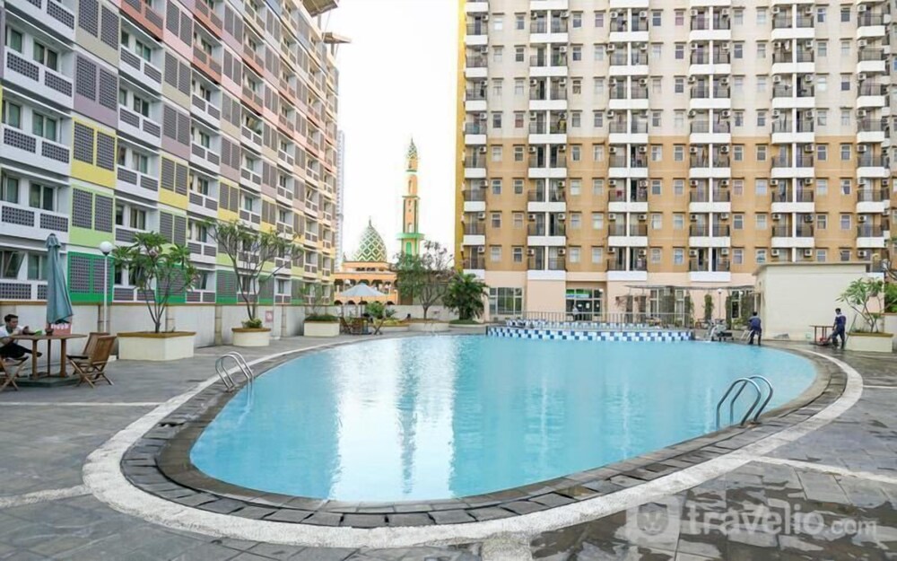 Neutral Cozy Stay Studio Apartment At Margonda Residence 1