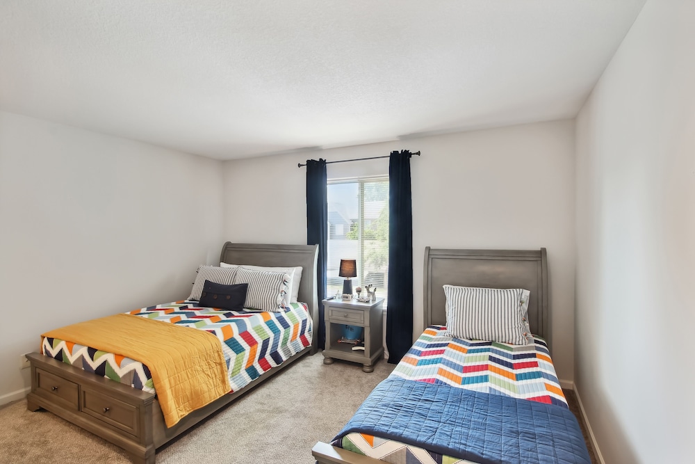 Overland Park Condo, Close to Lakes Parks! - Property Image 23