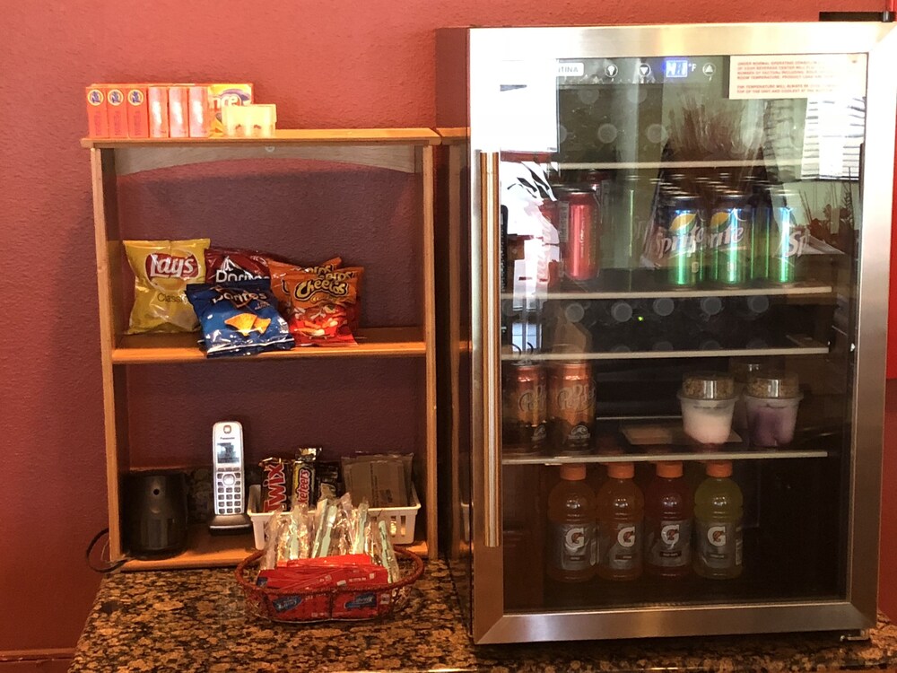 Whitesboro Inn & Suites
