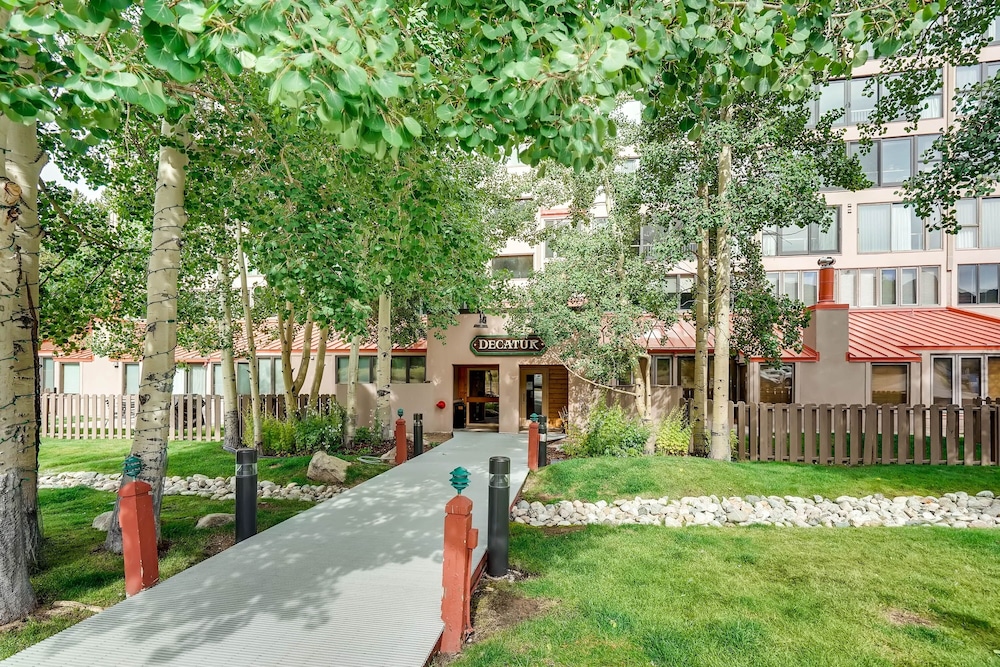 Spacious Remodel, 4br, Minutes To Conf Center & Slopes! 4 Bedroom Condo by RedAwning view 3