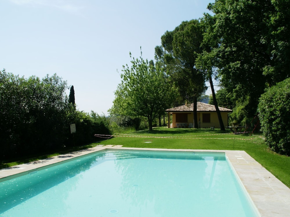 Bungalow in Garda With Pool & Wine Nearby view 5