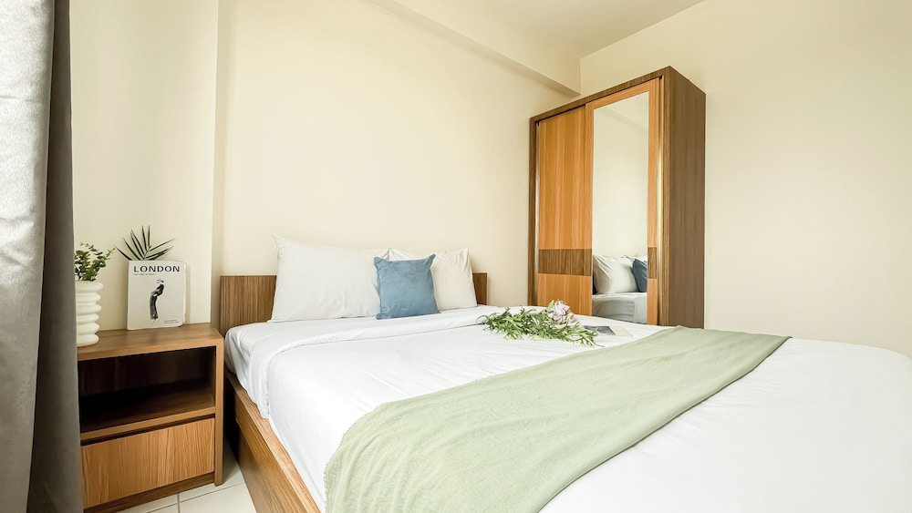 Minimalist Scandinavian Touch 2Br Apartment At Podomoro Golf View