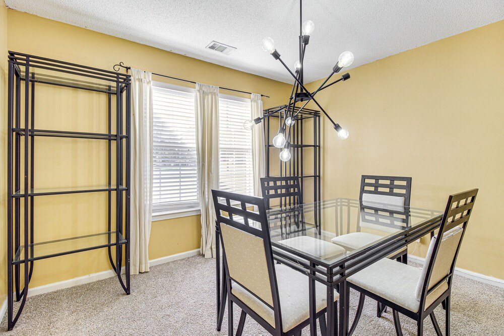 3 Mi to Hunter Army Airfield: Home w/ Serene Deck