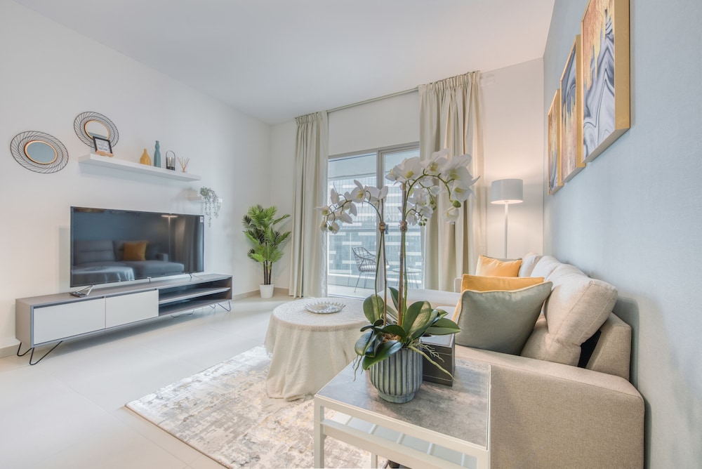 Capital Living On Reem: The Arc Towers