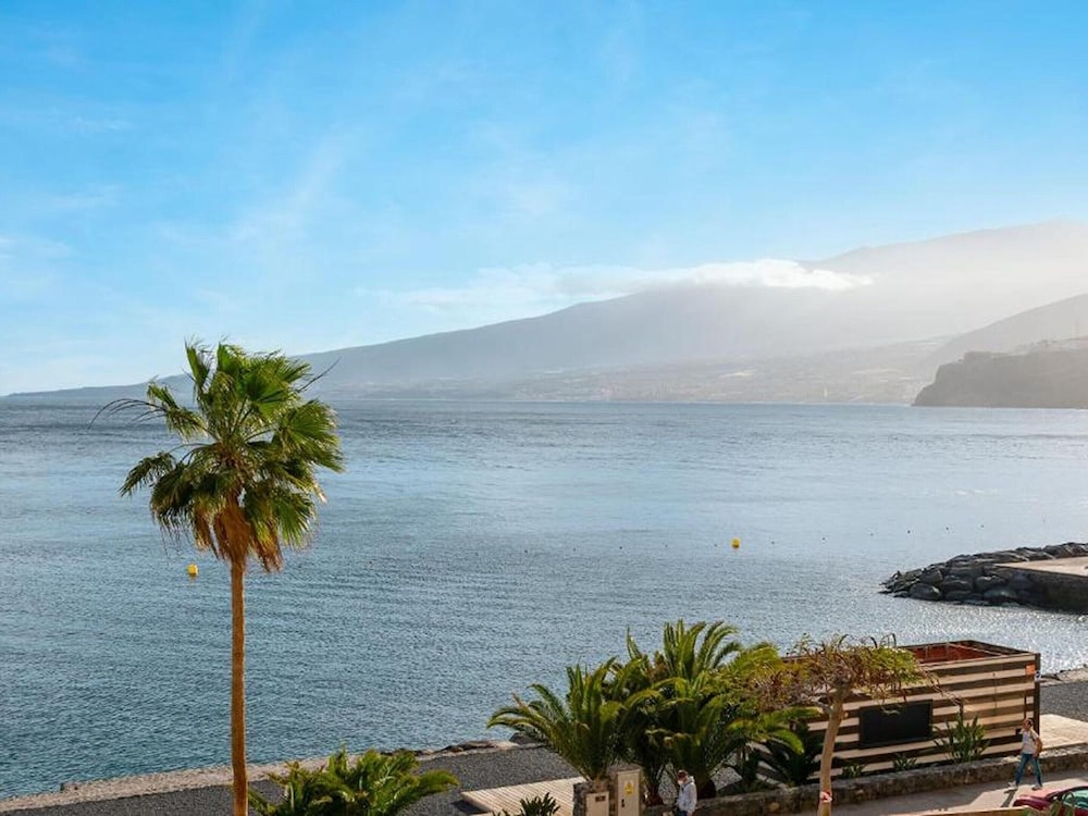 Apartment in Radazul With Stunning Sea Views