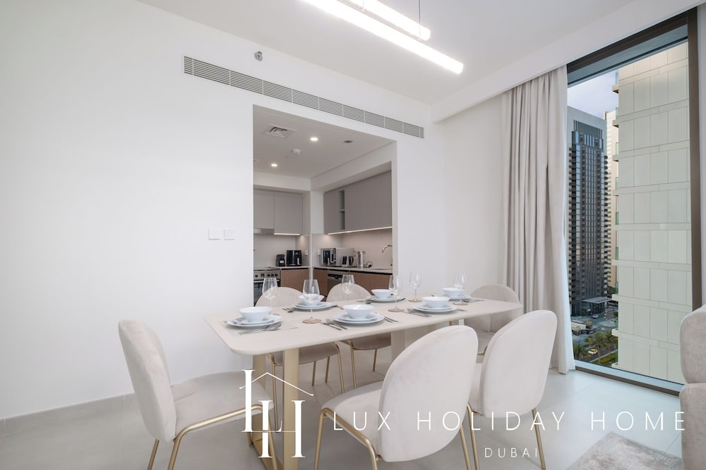 LUX The Creek Palace Residence Suite 2