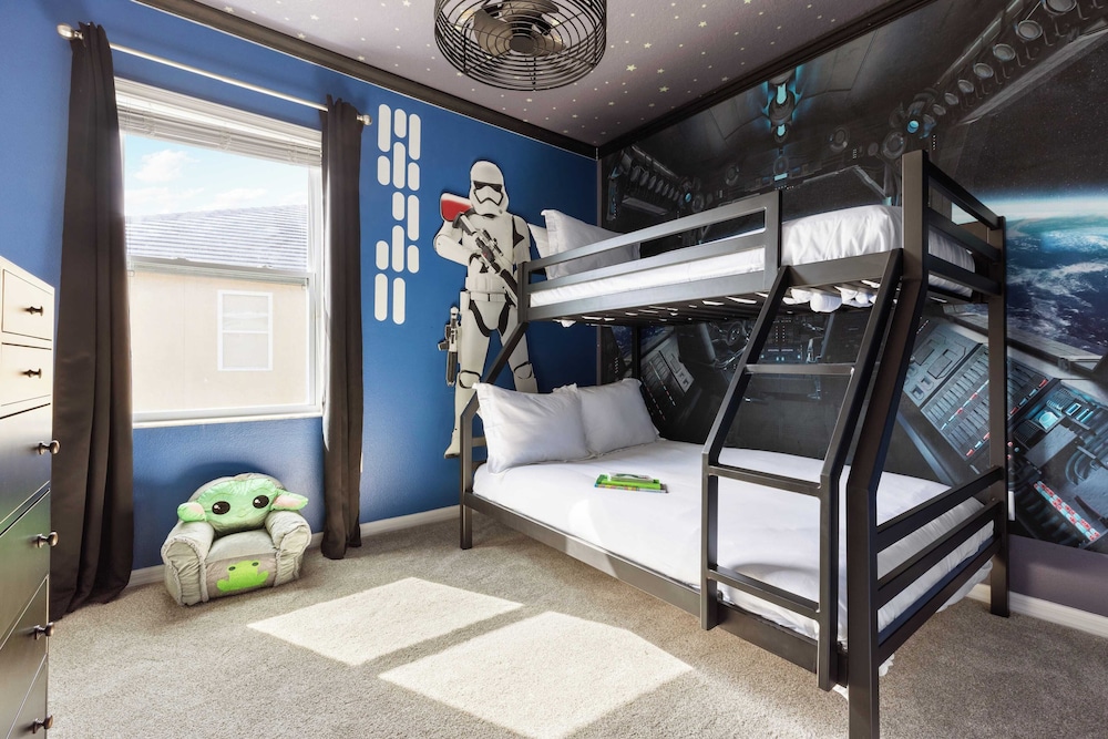 Sleeps 18! Solterra Resort, Pool, Gameroom, Themed Bdrs Broad Oak by Avantstay