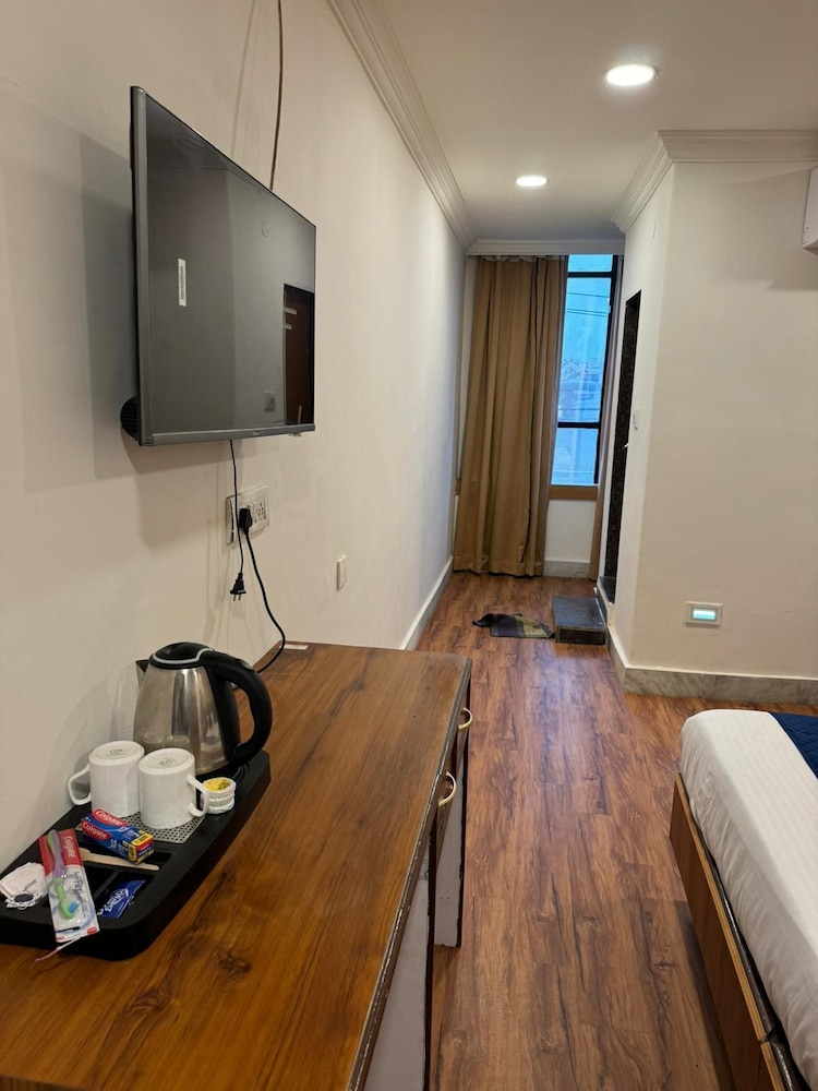 HOTEL B.R CLASSIC