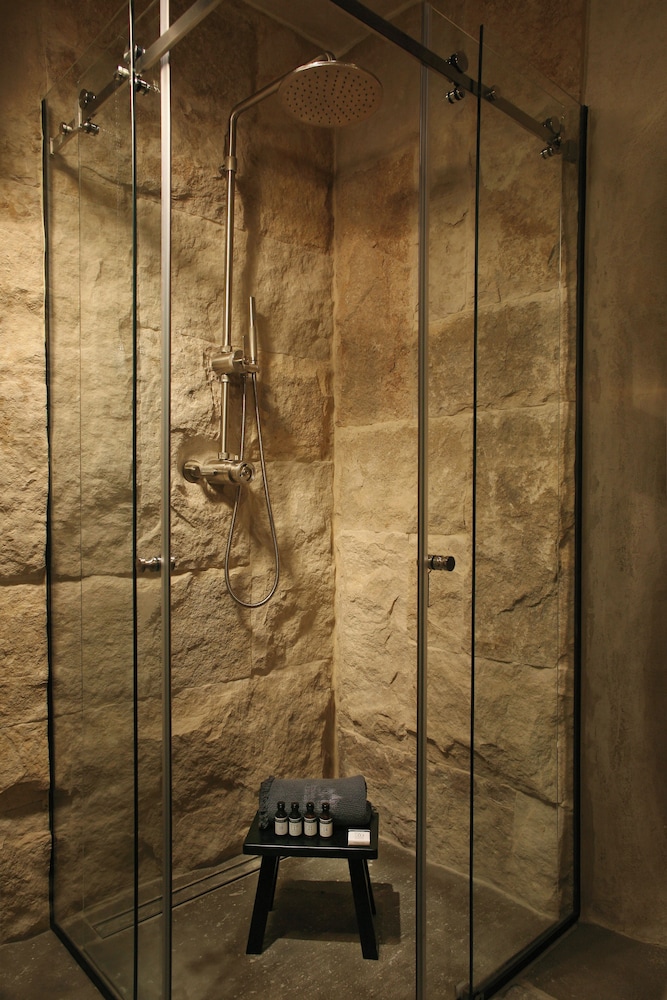 CASTELUL DE LUT