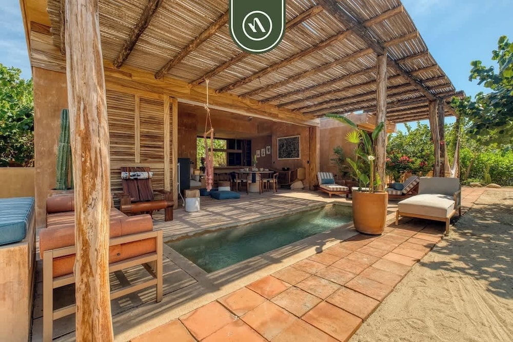 Stunning Two-bedroom Ocean View House - Mazul