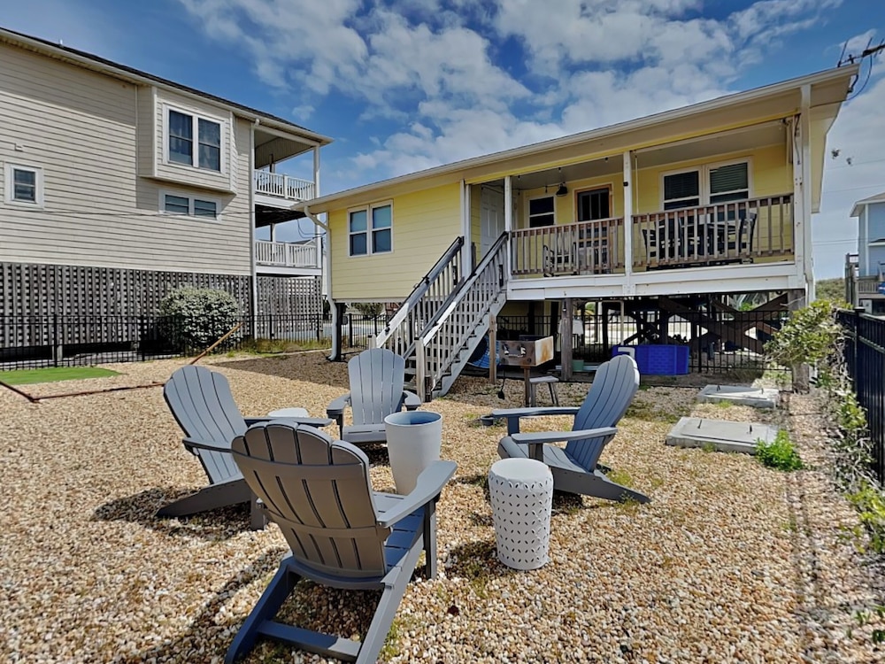Mountains to Sea by Topsail Realty