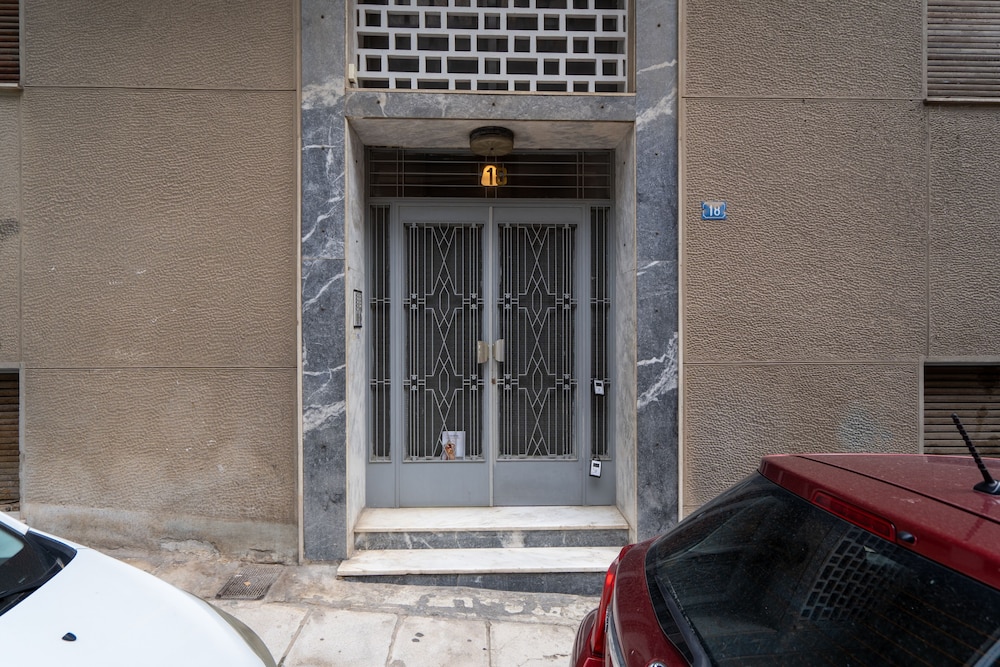 Athens Hideout apt with rooftop