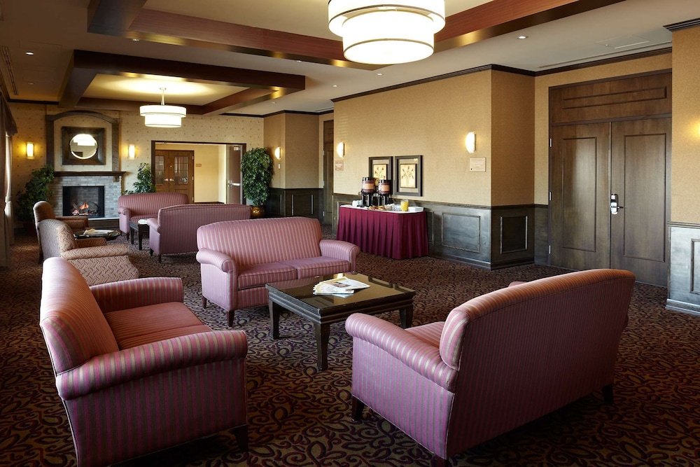 Montreal Vacations - Hampton Inn  Suites by Hilton Montreal-Dorval - Property Image 4