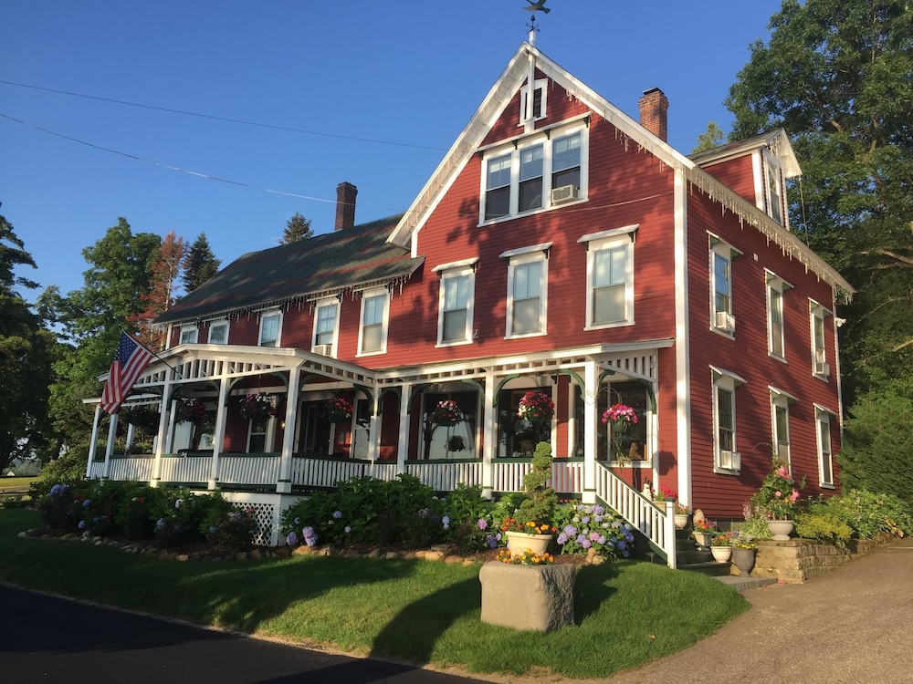 The Lake House at Ferry Point