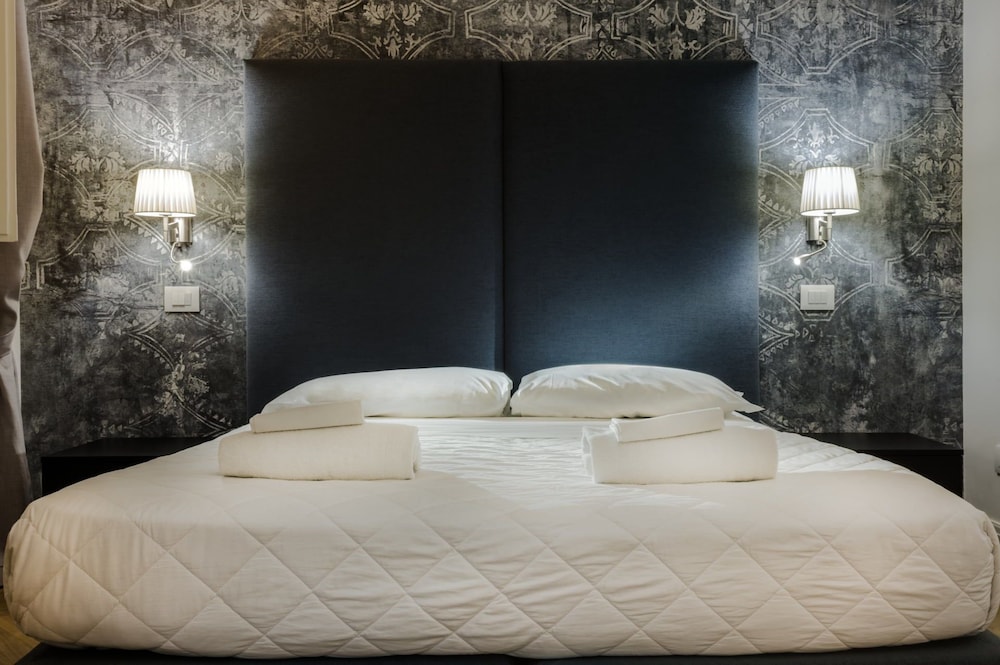 Daphne Guest Hause
