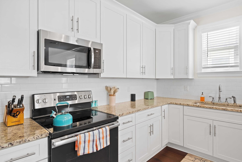 Family-friendly, Close to Beach & Game Room Windswept by Avantstay