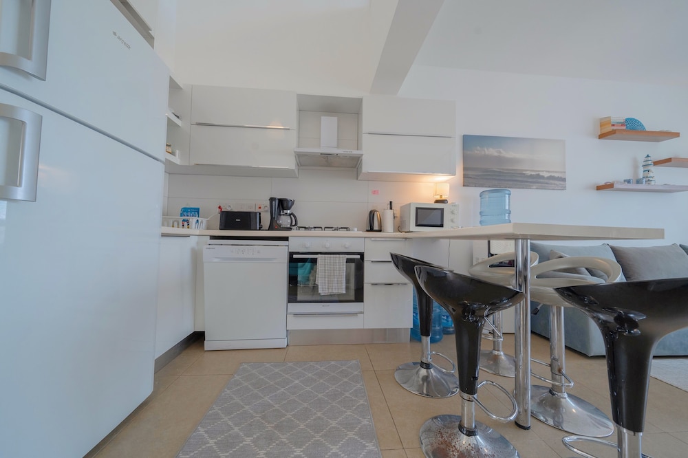 Modern Studio Apartment With Lovely sea View