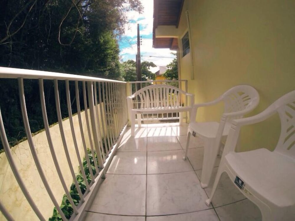 6 Bedroom House - 205 view 5