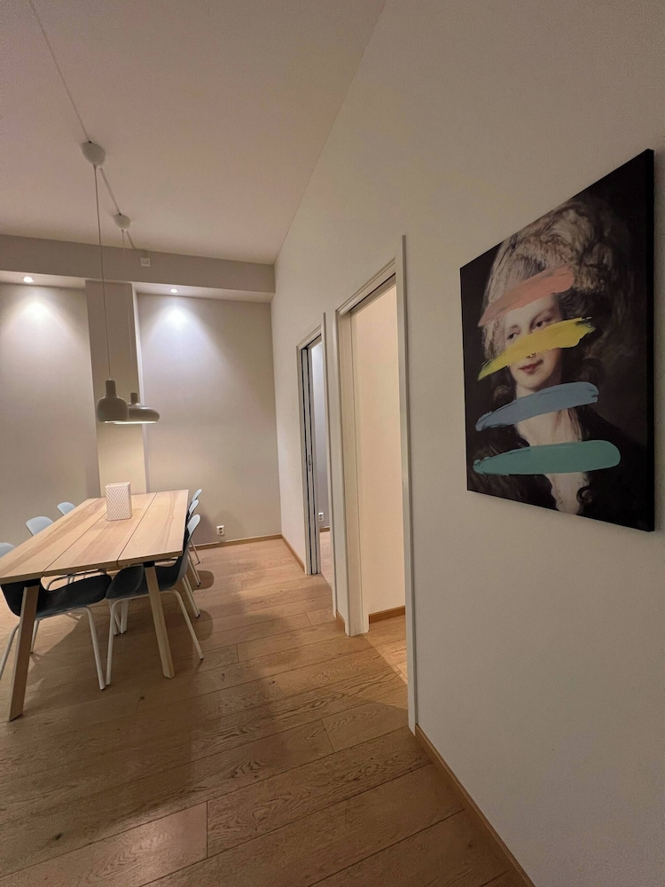 Stylish Seaview 4 Beds Central Apartment Sorenga