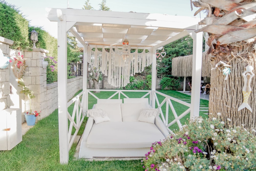 Alacati Marina Palace Otel - Image 40