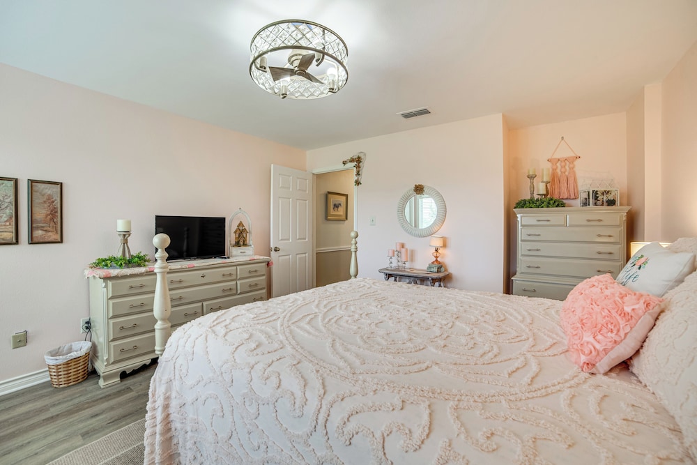 Tranquil Family Retreat: 4 Mi to Dtwn Winnsboro!