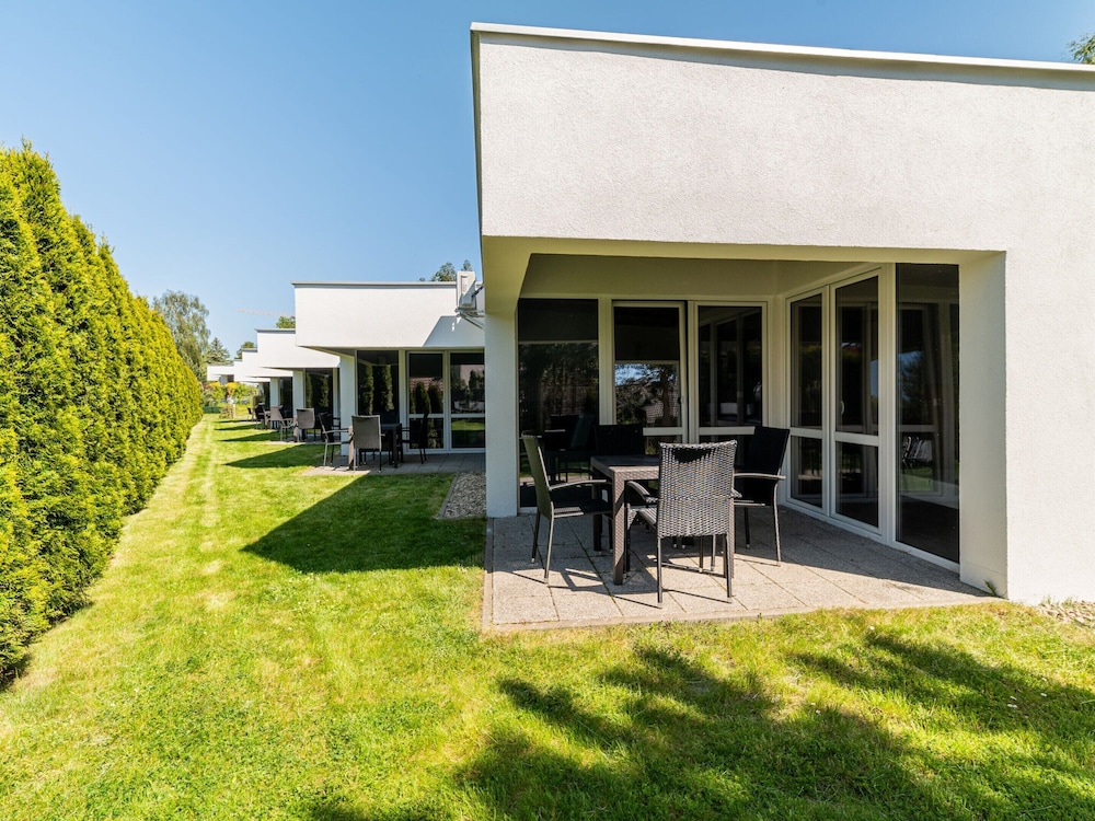 Holiday Homes With Pool, Close to the Beach view 5