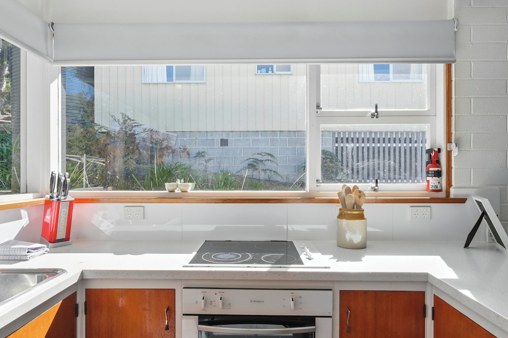 Coningham Beach House - 3 Bedrooms