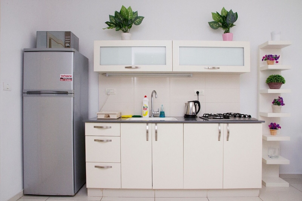 GK Apartments - Ben Gurion 105