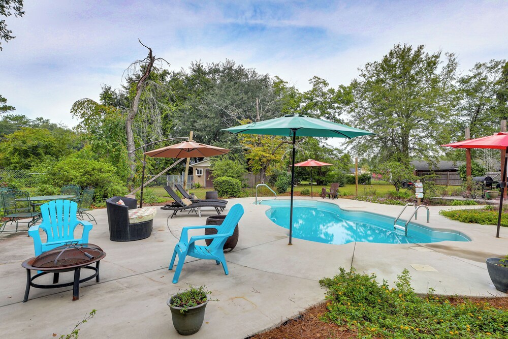 Backyard Oasis w/ Pool: Sunny Sumter Studio!
