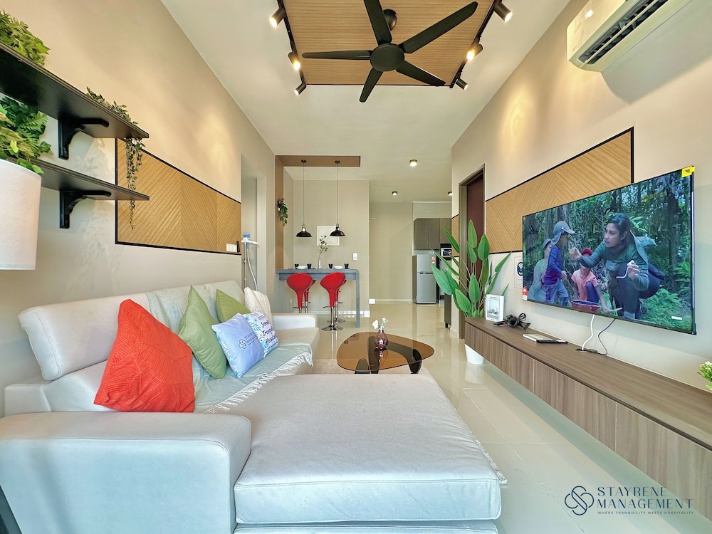 Country Garden Danga Bay Sea View Homestay by Stayrene