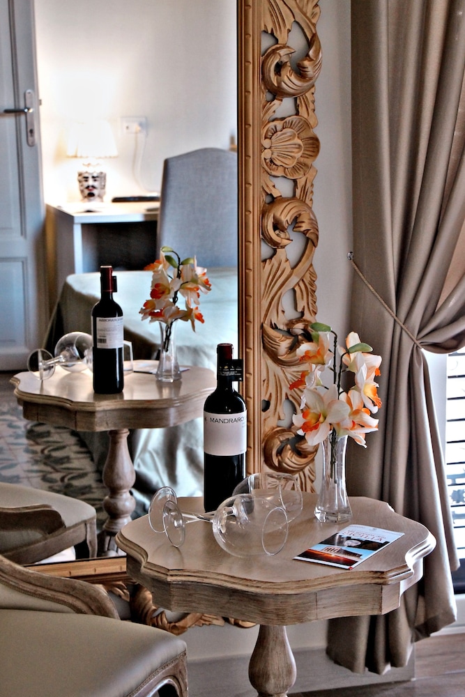 Kéramos Luxury Rooms