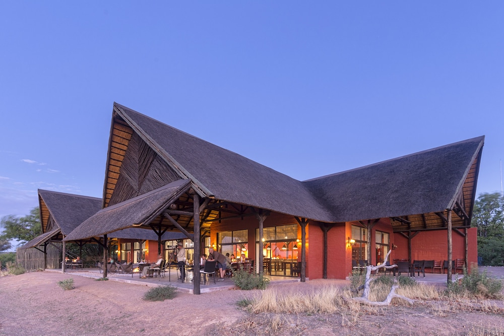 Hobatere Lodge