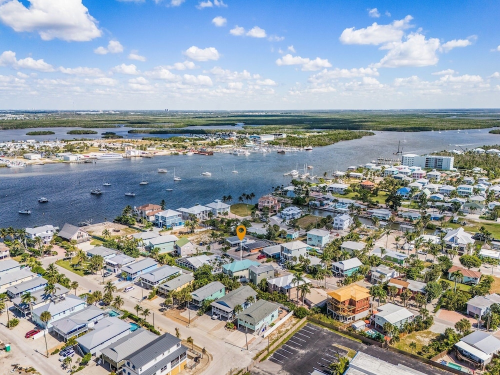 241 Miramar Waves: 3br W/ Heated Pool 3 Bedroom Home