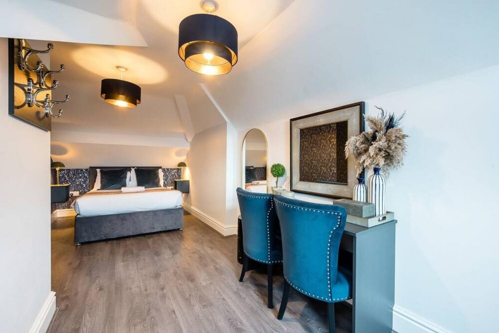 Host Apartments The Kensington Townhouse