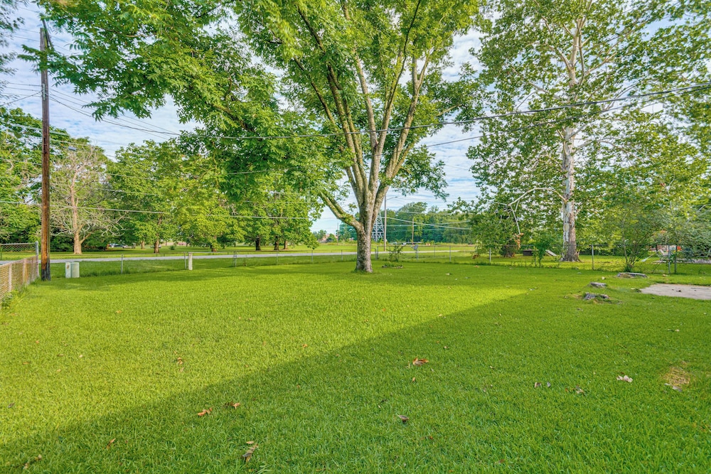Fish, Hike & Relax: North Little Rock Gem w/ Yard
