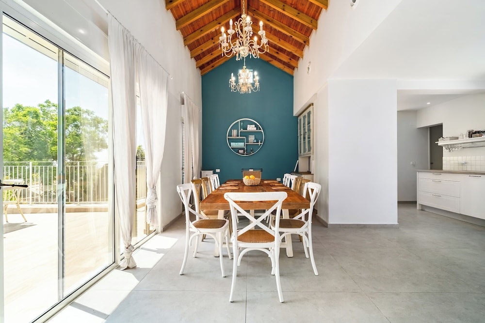 Rosh HaNikra Garden Villa by Sea N' Rent