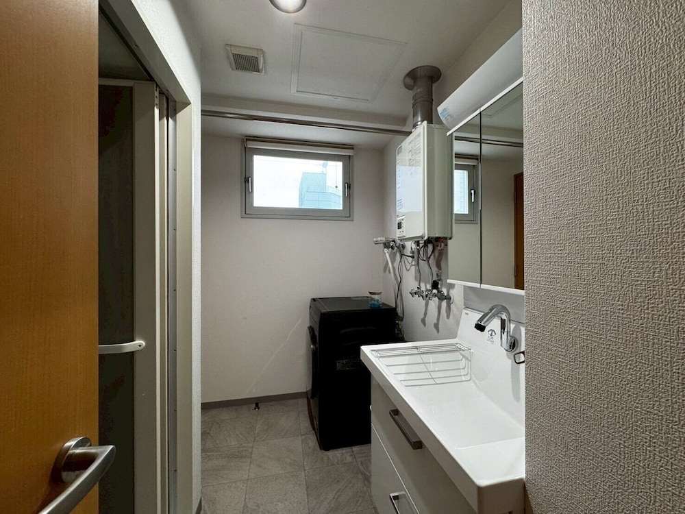 GRACE GARDEN 301