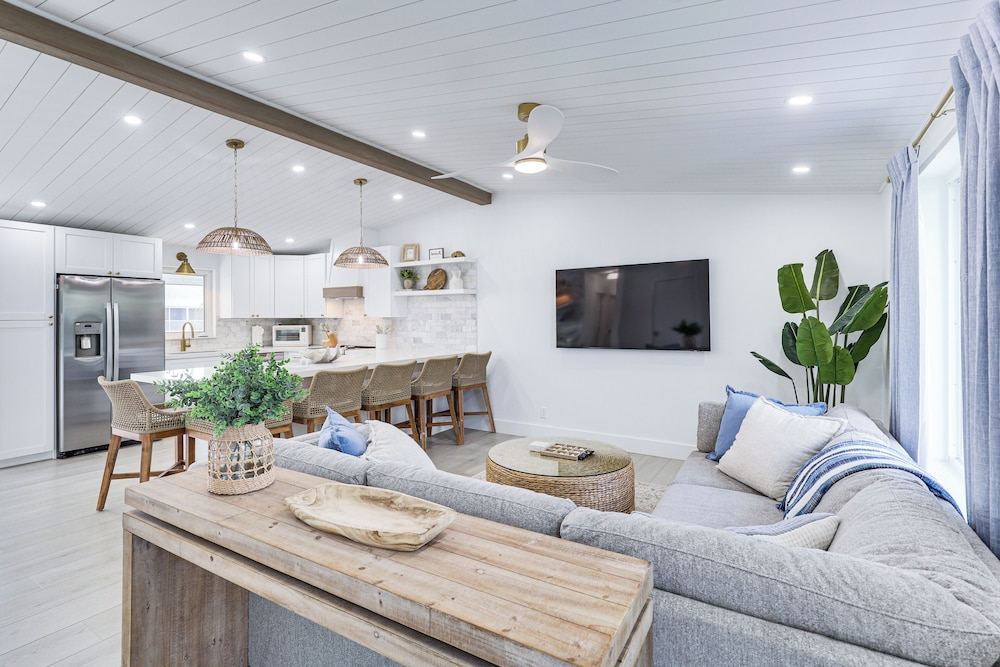 Close to Beach: Canal-front Home in Islamorada