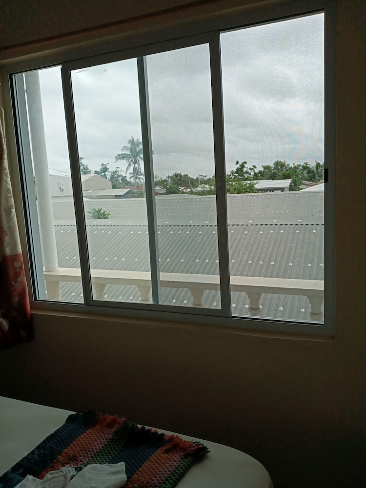 Tropicana Motel & Backpackers