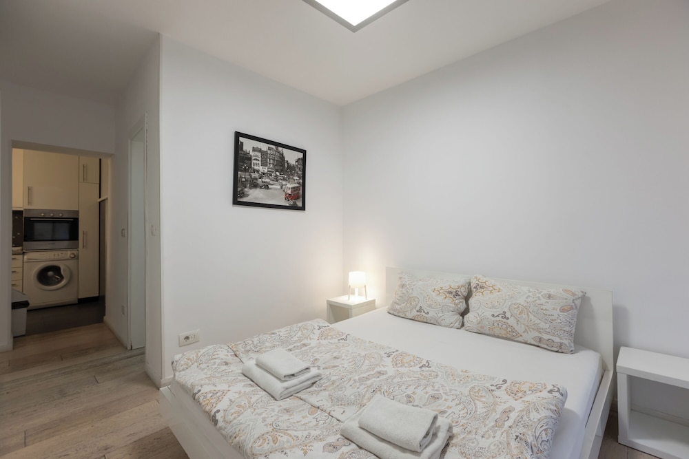 Central Studio Apartments