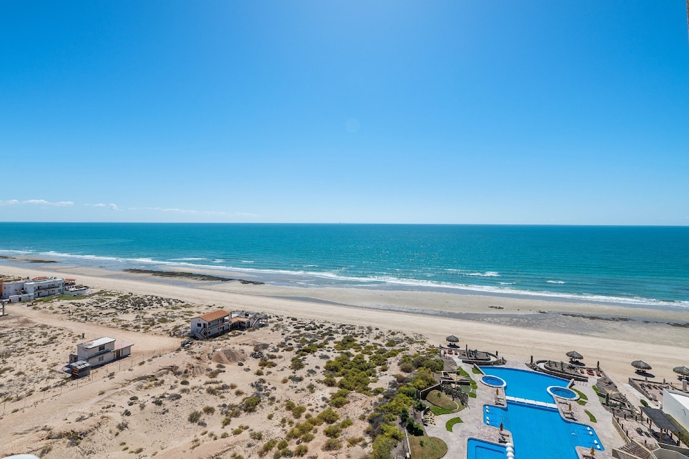 Encanto Living 1101 -2BR by Kivoya