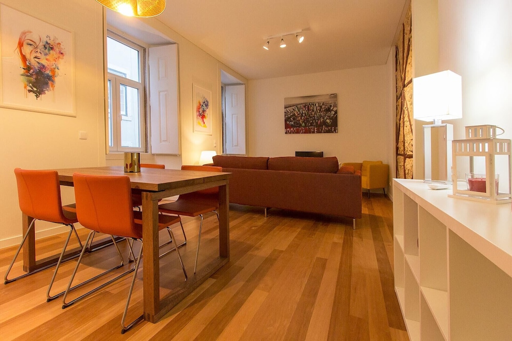 Downtown Prestige by Homing