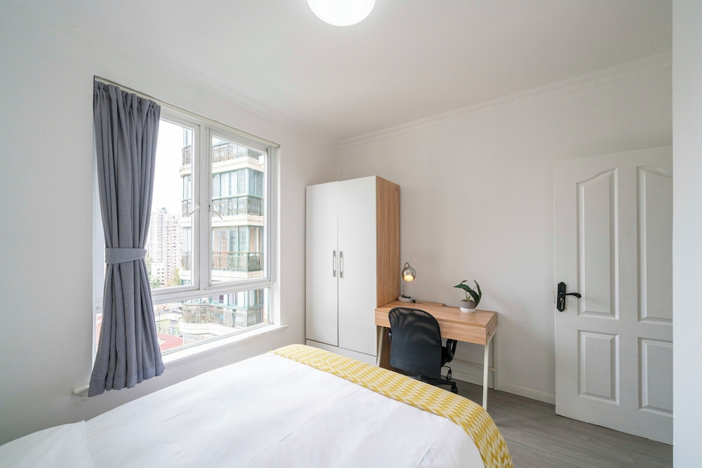 Tyms Xujiahui Prime 2BR APTGarden
