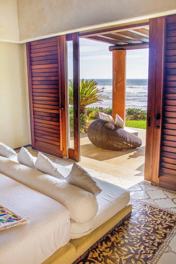 Casa Irekua Luxury beachfront retreat