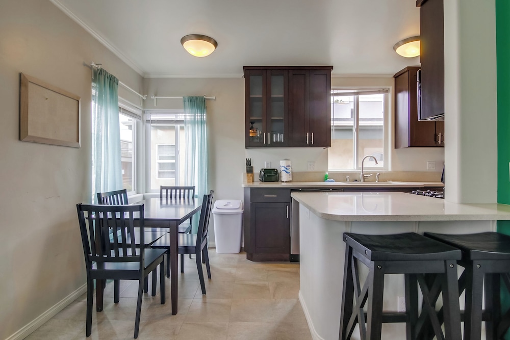 Manhattan Shores 1B