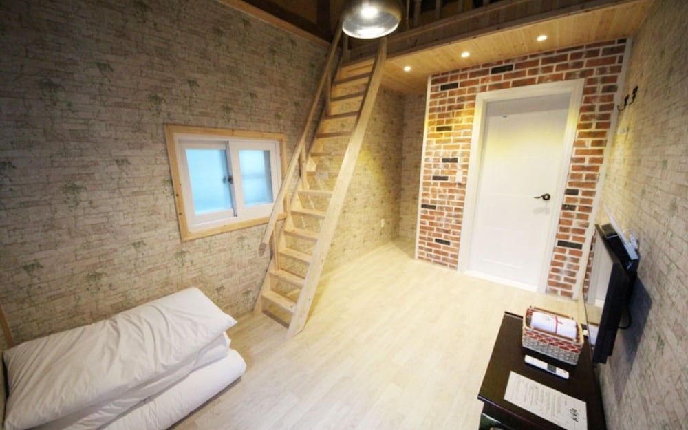 Jeonju Myeongmunga Hanok Stay view 4
