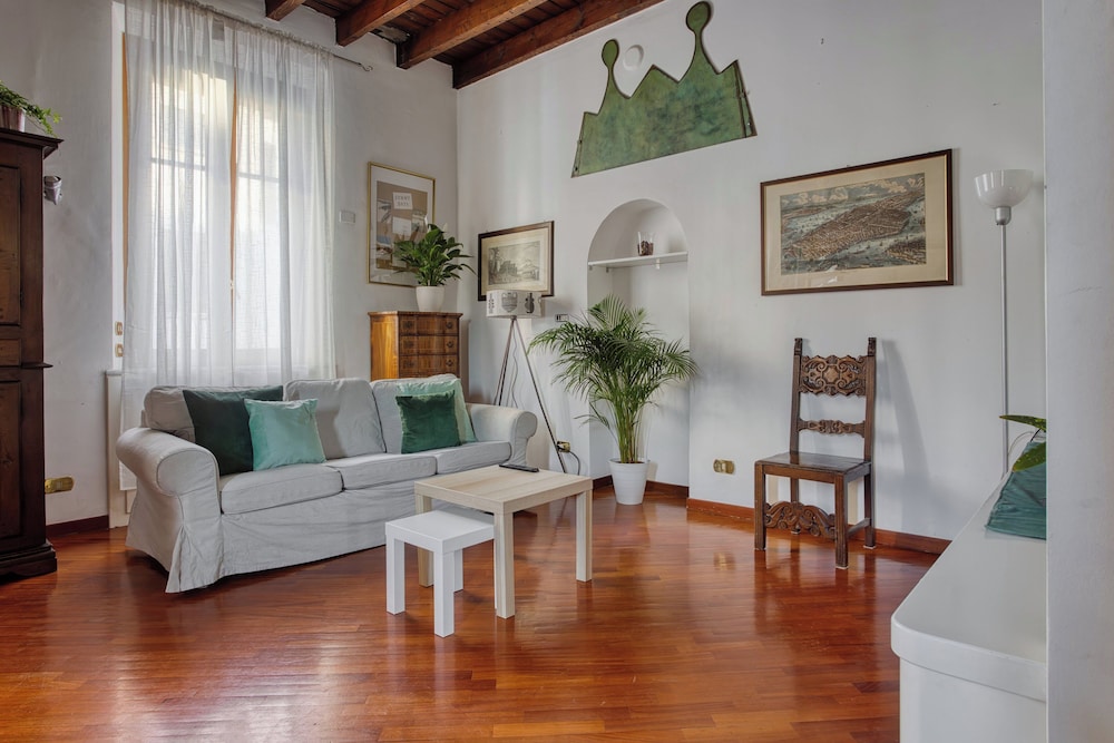 Inviting flat near the city centre
