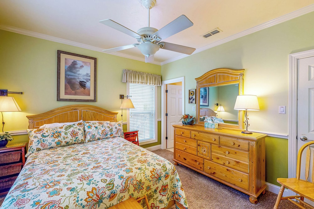 Dog-friendly Riverfront 3BR w/ Fire Pit & Dock