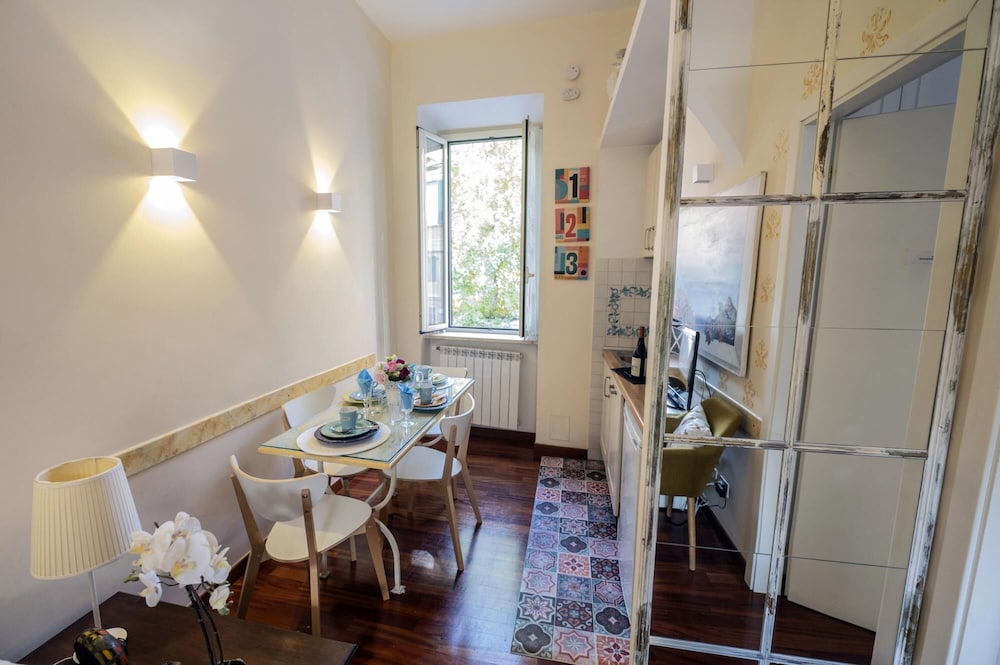 Colosseum 2BR Elegance and Charm