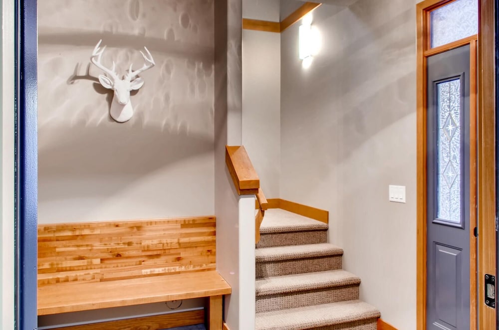 385 Moonshine Crescent by Okanagan Premier